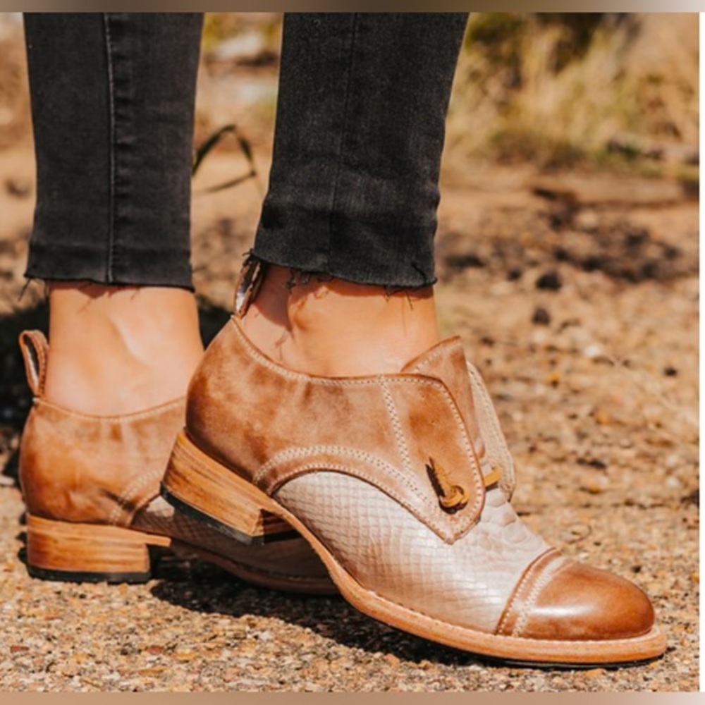 Women's Two-Tone Tan Leather Slip-On Oxford Shoes